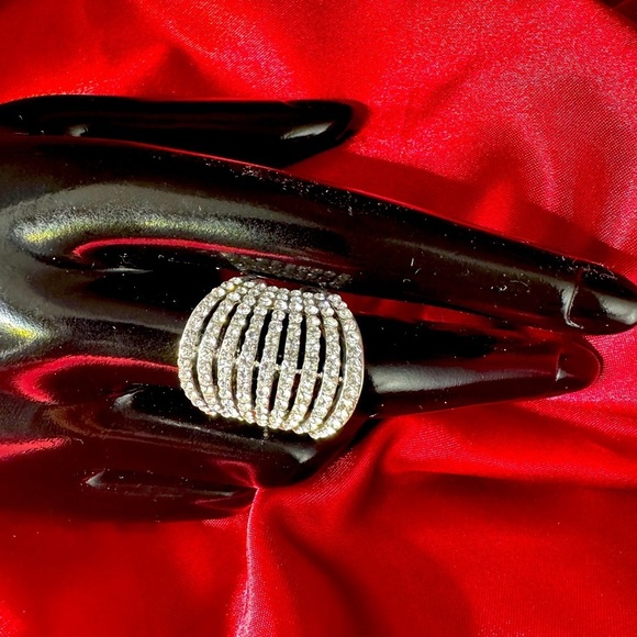 Rhinestone, Silver Plated Cocktail Statement ring - - Picture 7 of 14
